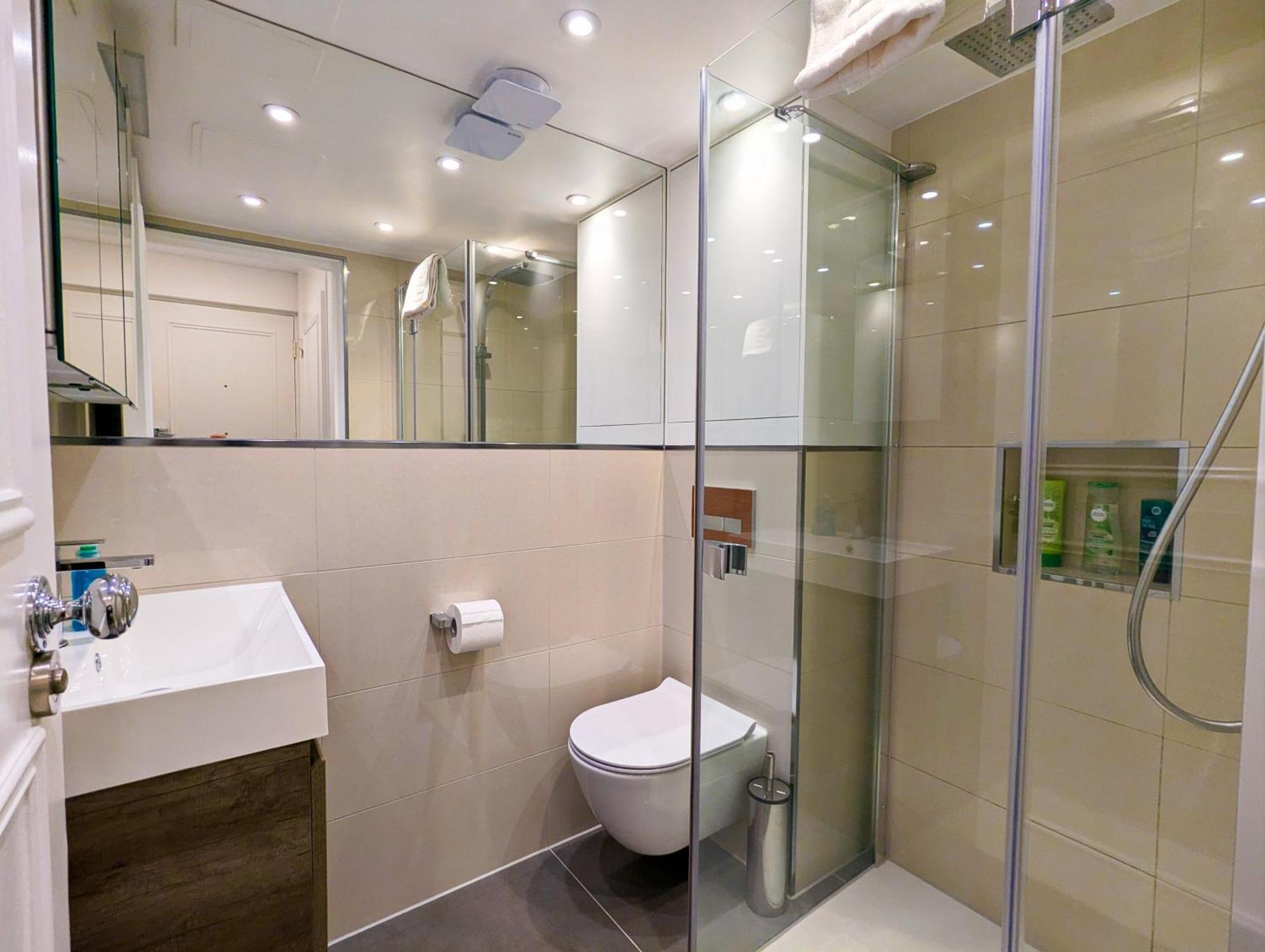 Modern 1 Bedroom Apartment In Kensington London Bagian luar foto
